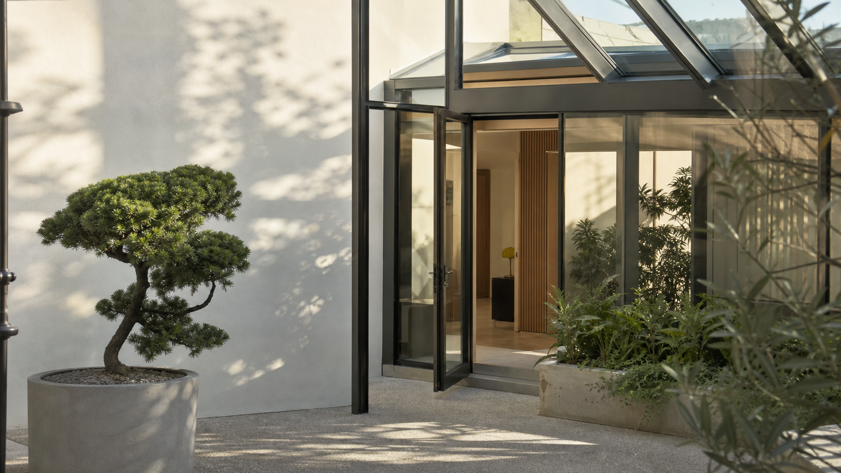 Yelo Space arrival and reception